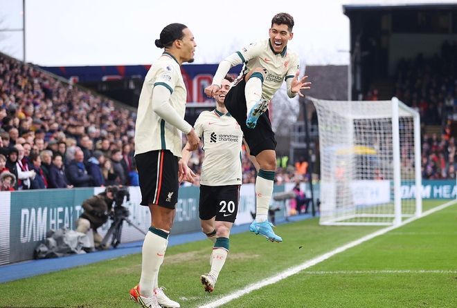 巴萨主席拉波尔塔圣诞晚宴展现亲和力 球队领跑西甲前景光明